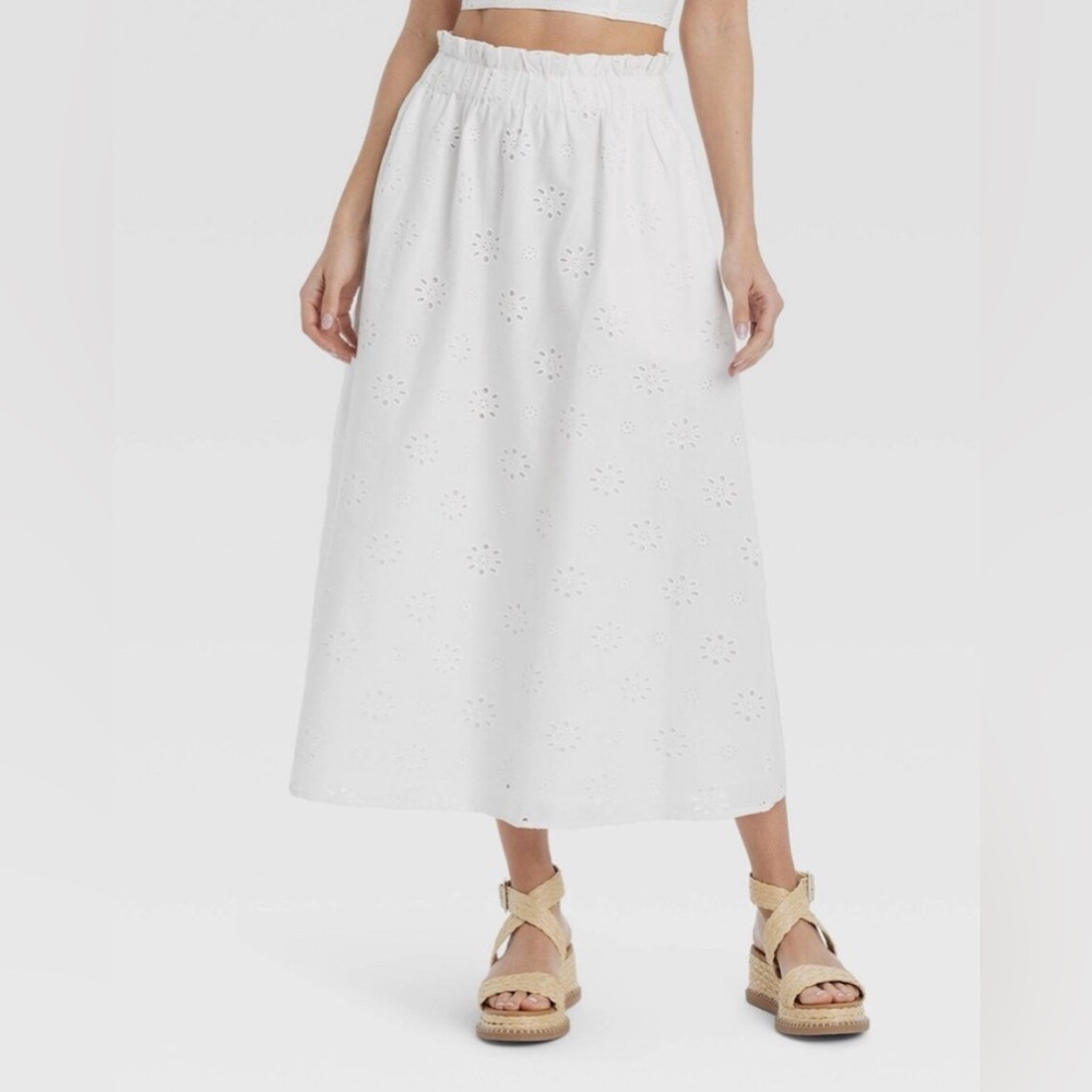 Universal Thread Women's Eyelet Bubble Hem Skirt Size M